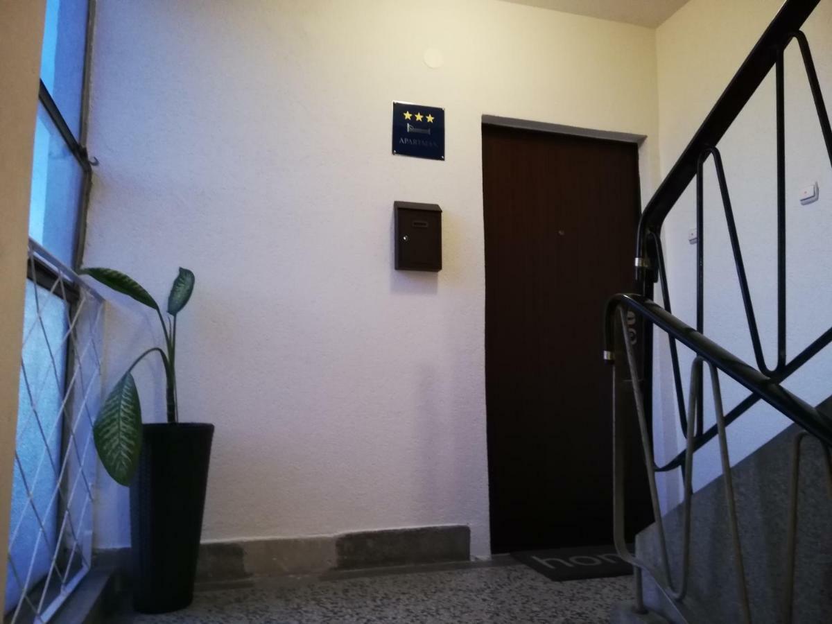 Apartman Skribulja Zupanja Luaran gambar